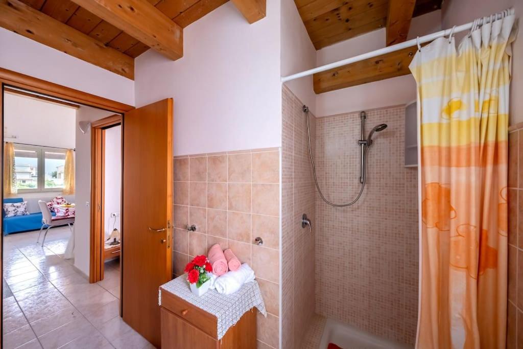 Casa Vacanza Sotto Torre 卡拉赛达 外观 照片
